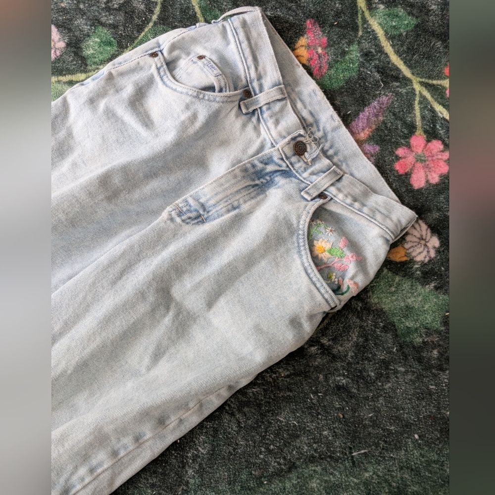 Embroidered Light Blue Jeans - Picture 2 of 5